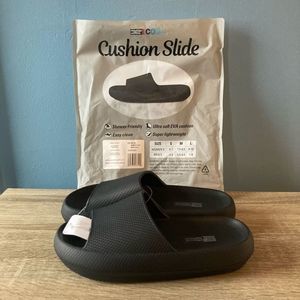 NEW 32 Degrees Cool Cushion Slides, Shower Shoes Size MEDIUM W7.5-8.5 Black